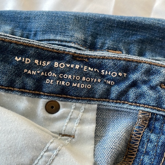 Universal Thread Boyfriend Short Mid Rise -Rips & Holes cuffed- size 14/32R - Picture 11 of 14